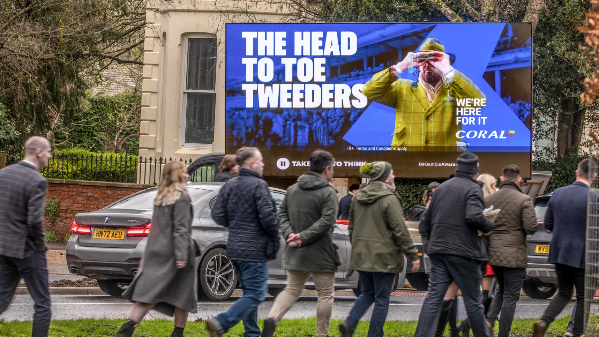 Digivan: Head to Toe Tweeders